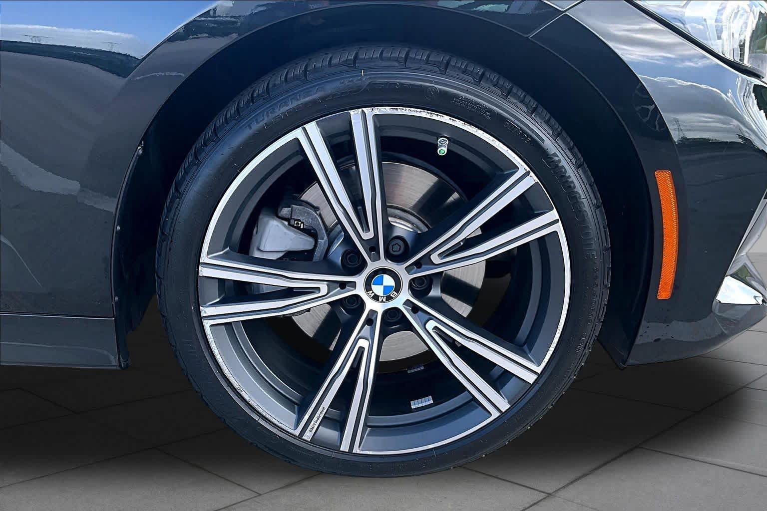 Used 2024 BMW 330i Sedan w/ Convenience Package RWD image 10