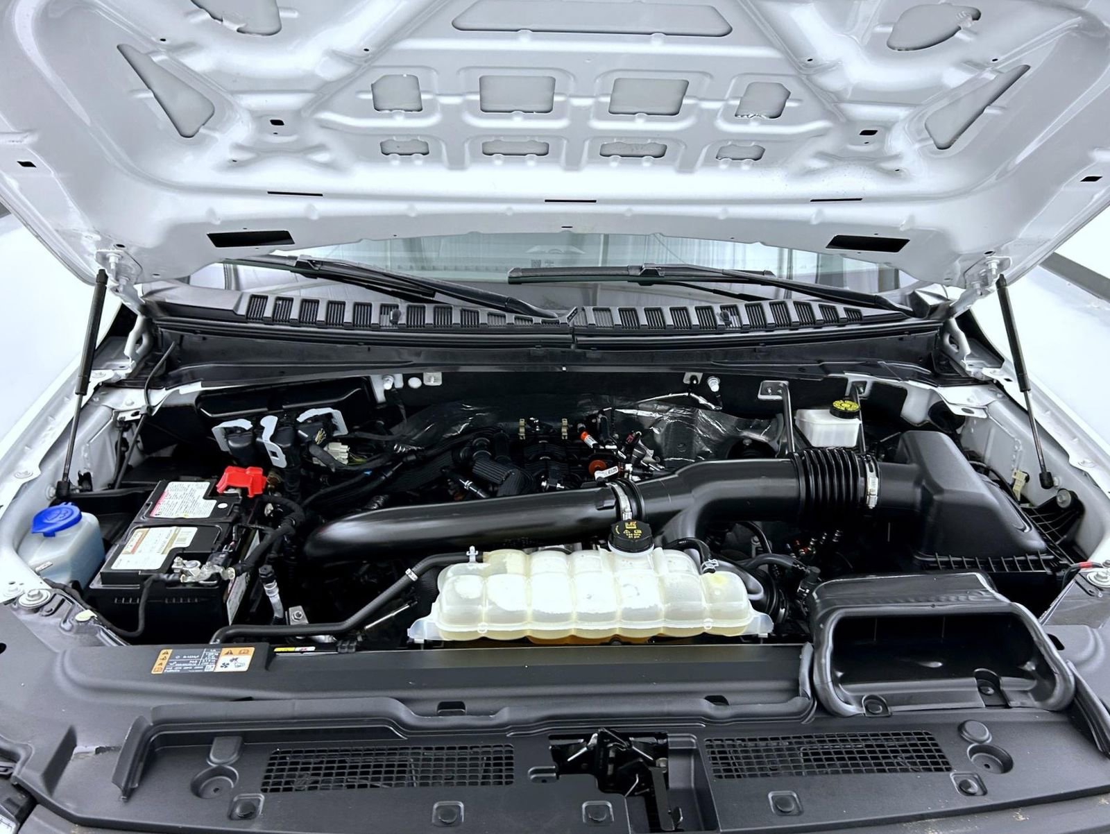 Used 2024 Ford Expedition XLT image 26