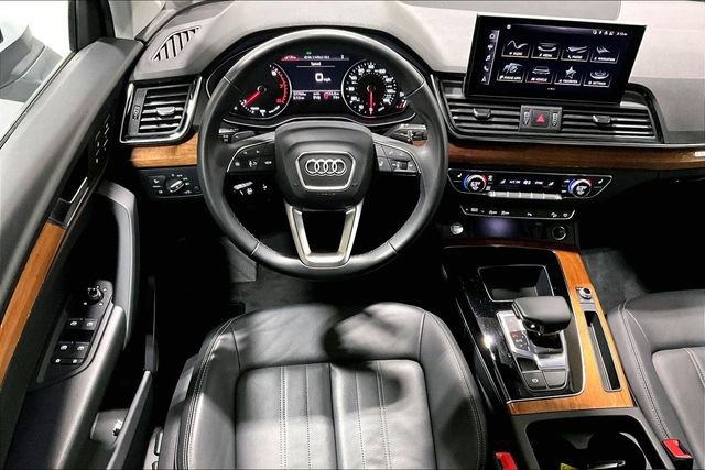 Used 2023 Audi Q5 2.0T Premium w/ Convenience Package AWD/4WD image 5