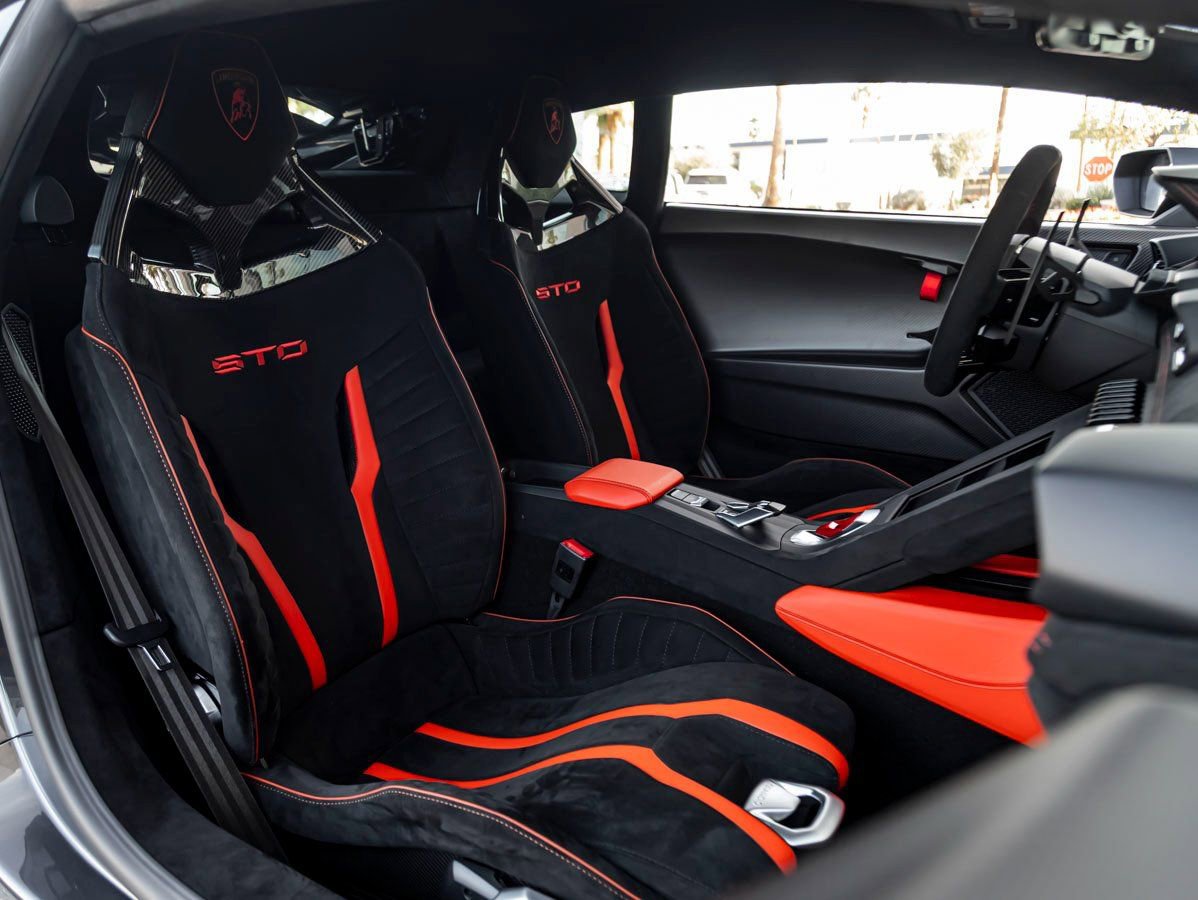 Used 2022 Lamborghini Huracan STO image 22