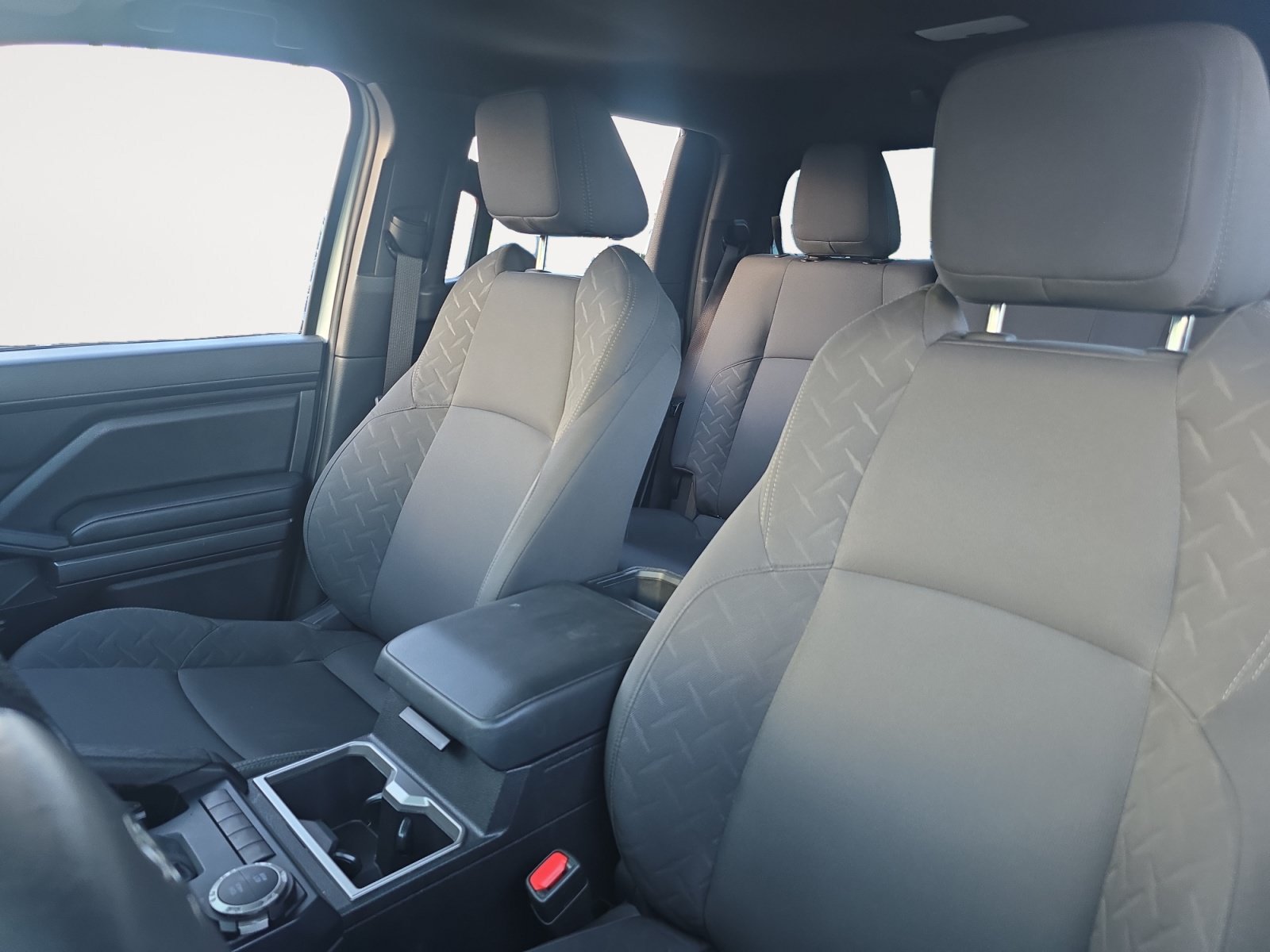 Certified 2025 Toyota Tacoma SR5 AWD/4WD image 9