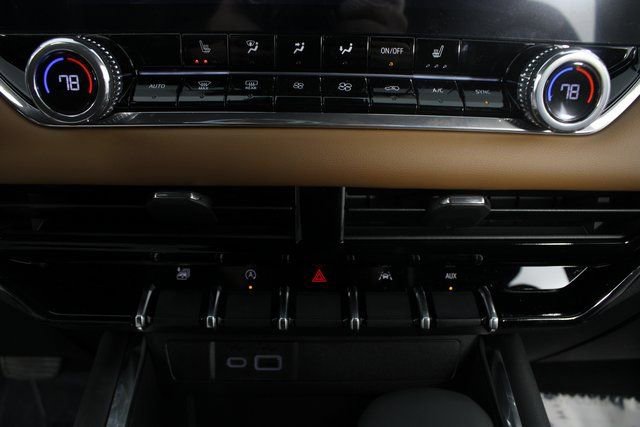 New 2026 GMC Canyon AT4 w/ Off-Road Front Bumper Package image 6