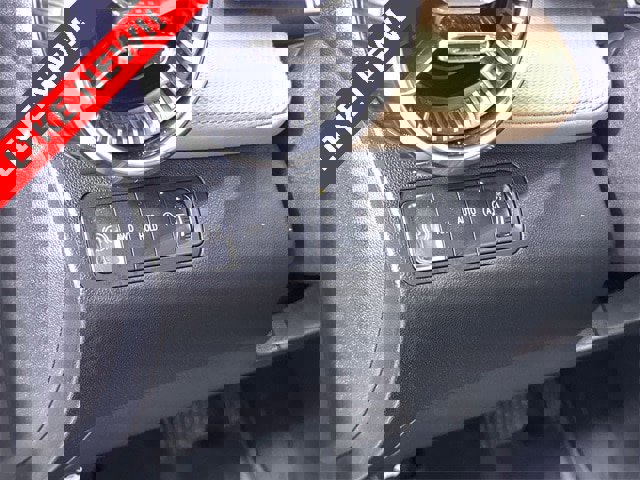 Used 2025 Chevrolet Equinox ACTIV w/ Safety and Technology Package image 18