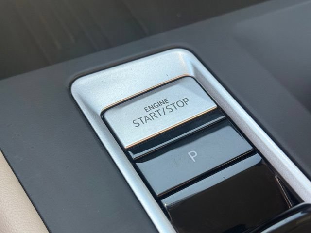 Used 2025 Volkswagen Atlas SE FWD image 19
