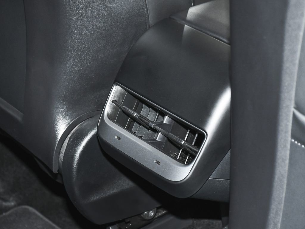 Used 2023 Tesla Model Y Performance AWD/4WD image 46