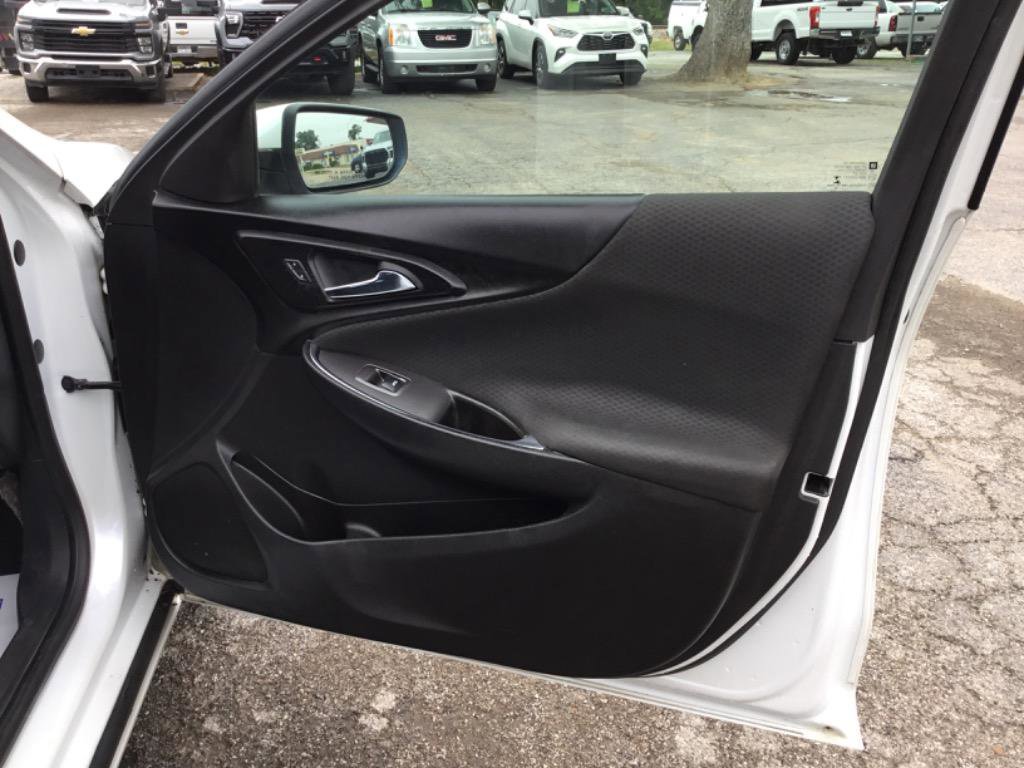 Used 2016 Chevrolet Malibu LT FWD image 32