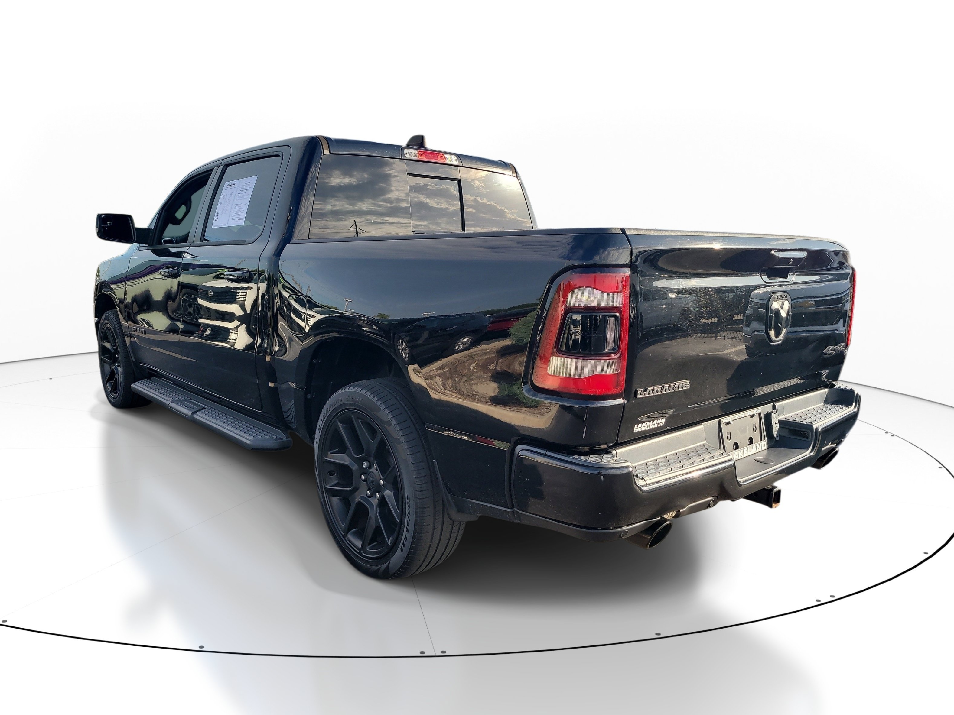 Used 2023 RAM 1500 Laramie AWD/4WD image 6