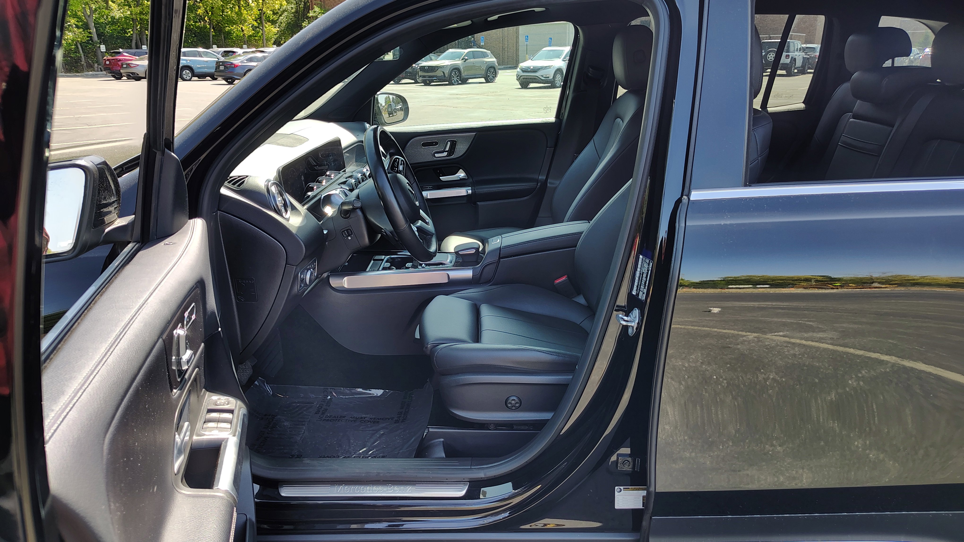 Used 2021 Mercedes-Benz GLB 250 4MATIC image 8