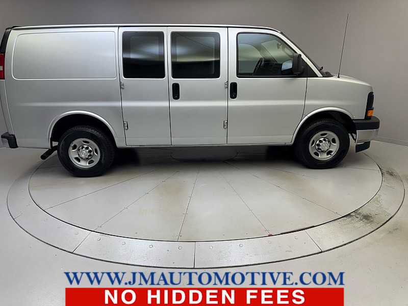 Used 2017 Chevrolet Express 2500 RWD image 7