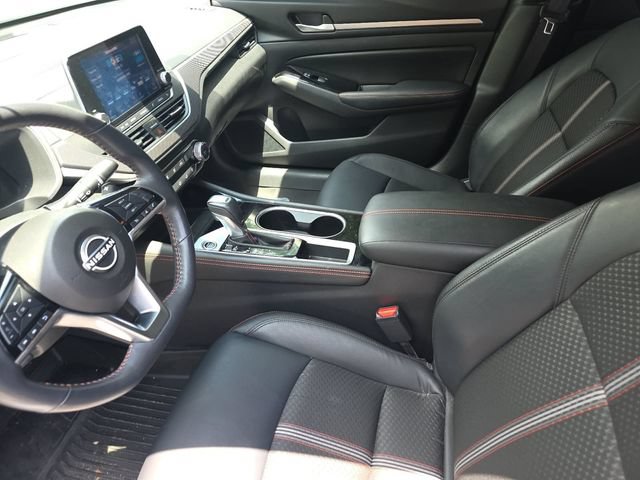 Used 2024 Nissan Altima 2.5 SR FWD image 13
