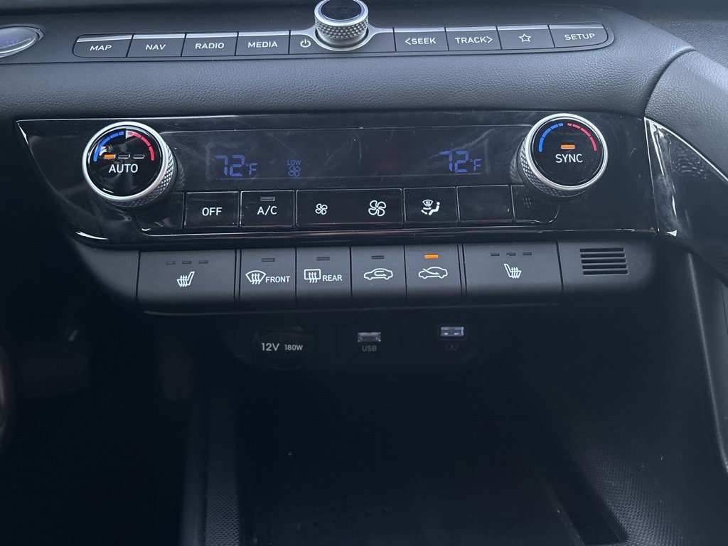 Certified 2023 Hyundai Elantra Limited w/ Preferred Accessory Package image 20