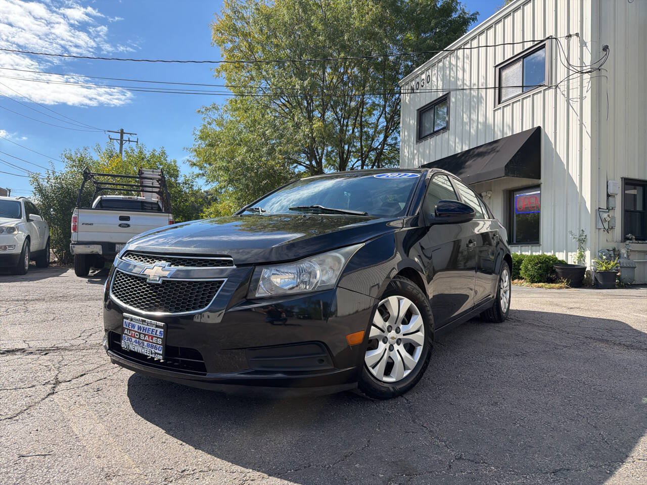 Used 2012 Chevrolet Cruze LS w/ Connectivity Package FWD image 1