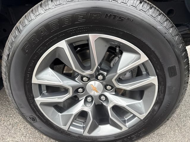 Used 2025 Chevrolet Silverado 1500 LT AWD/4WD image 10
