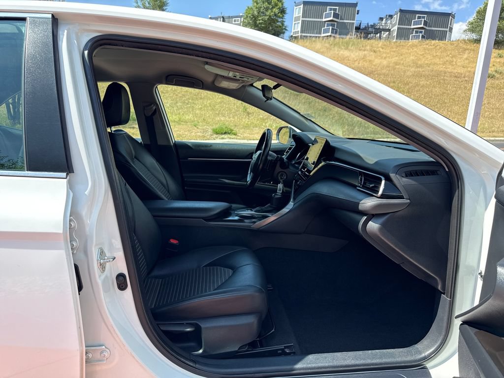 Used 2022 Toyota Camry SE FWD image 28