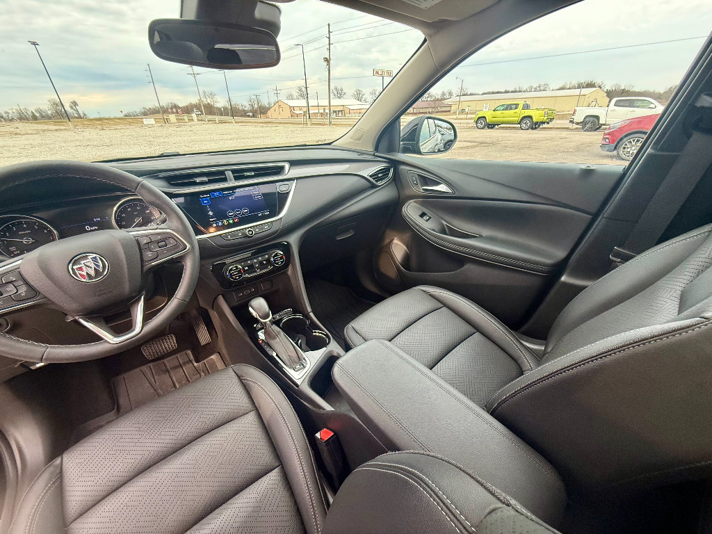 Used 2022 Buick Encore GX Essence w/ Experience Buick Package FWD image 12