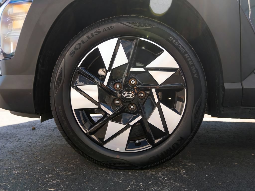 Used 2025 Hyundai Kona SEL FWD image 11