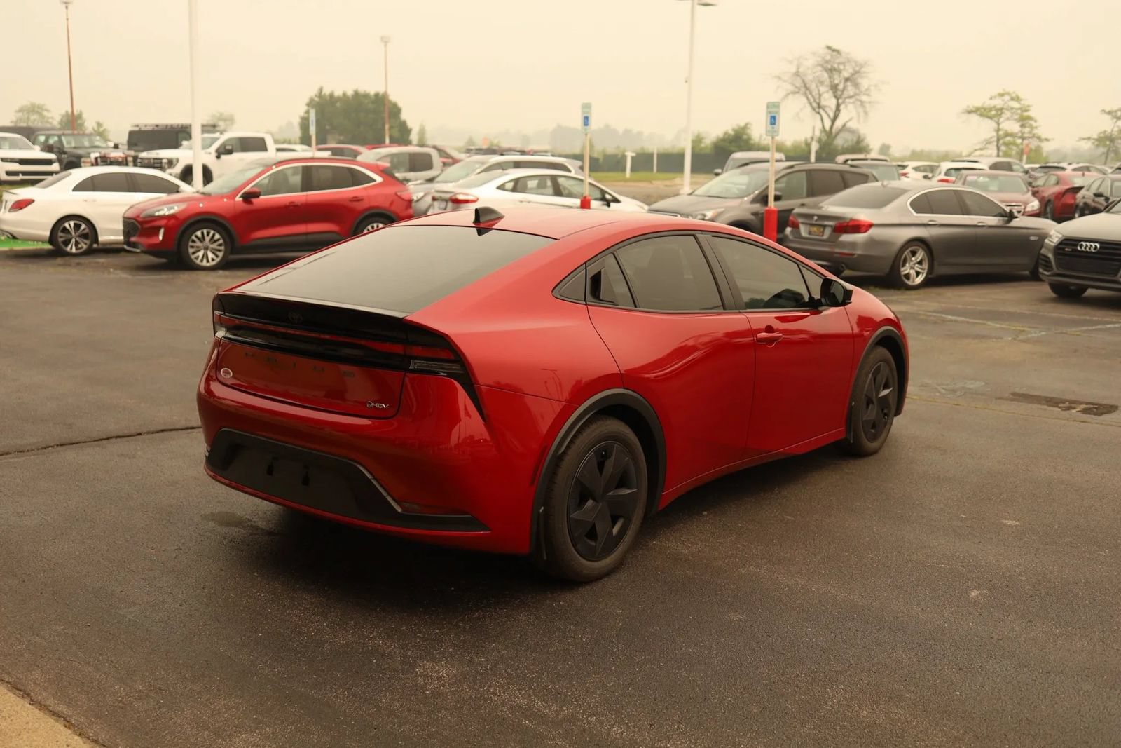 Used 2026 Toyota Prius LE FWD image 5