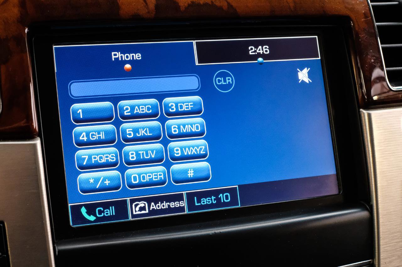 Used 2013 Cadillac Escalade Platinum RWD image 38