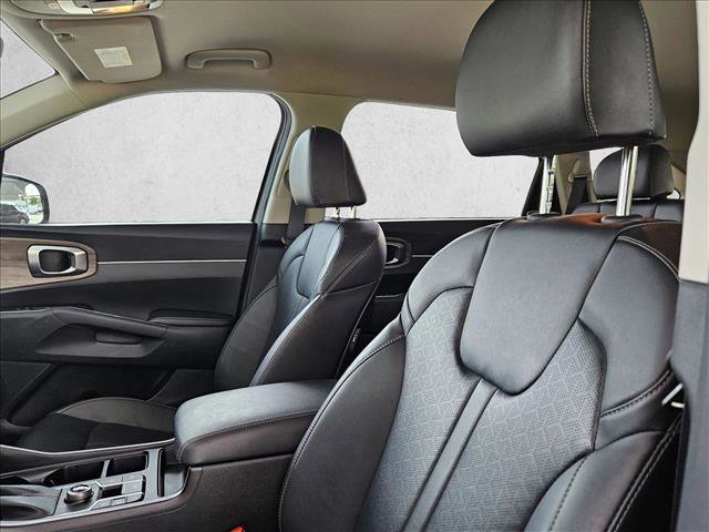 Used 2023 Kia Sorento EX image 22