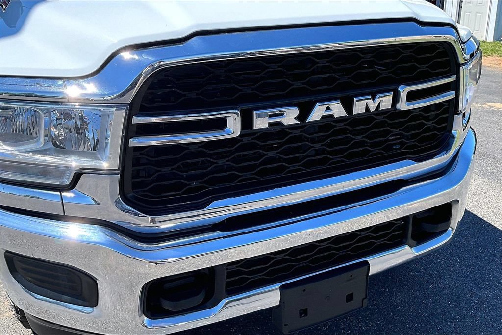 Used 2024 RAM 3500 Tradesman w/ Chrome Appearance Group AWD/4WD image 33