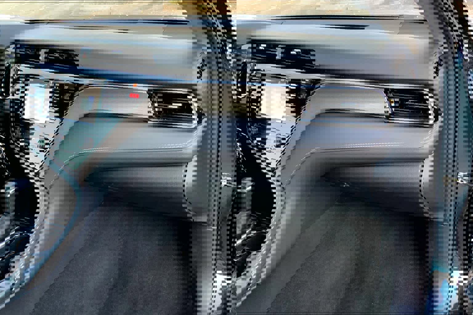 Used 2020 Toyota Camry SE image 19