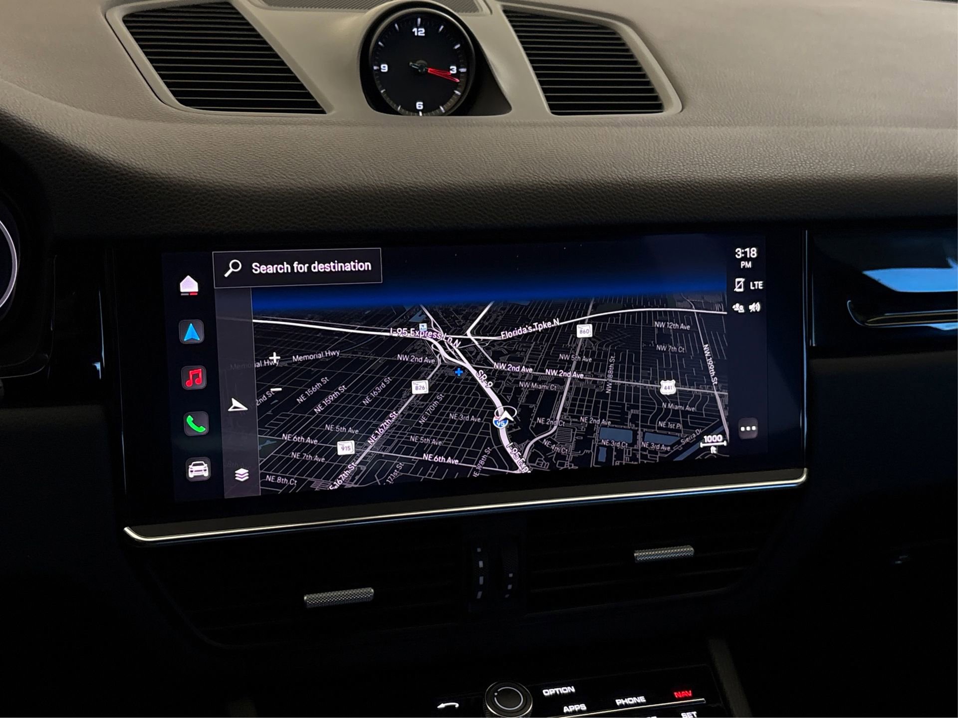 Used 2022 Porsche Cayenne image 24