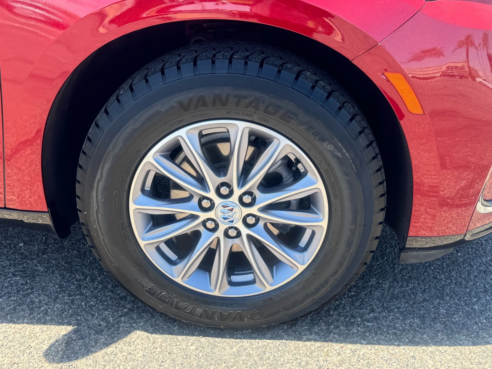 Used 2024 Buick Enclave Premium image 9