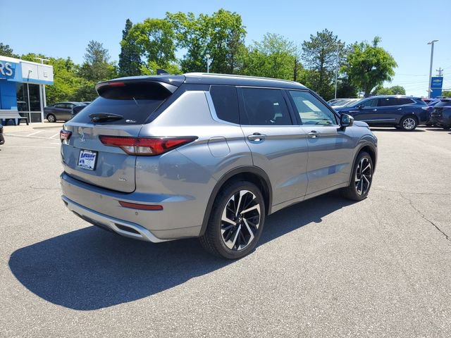 Used 2023 Mitsubishi Outlander SEL AWD/4WD image 4