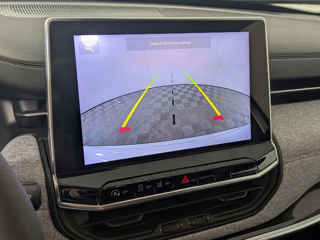 Used 2023 Jeep Compass Latitude image 21