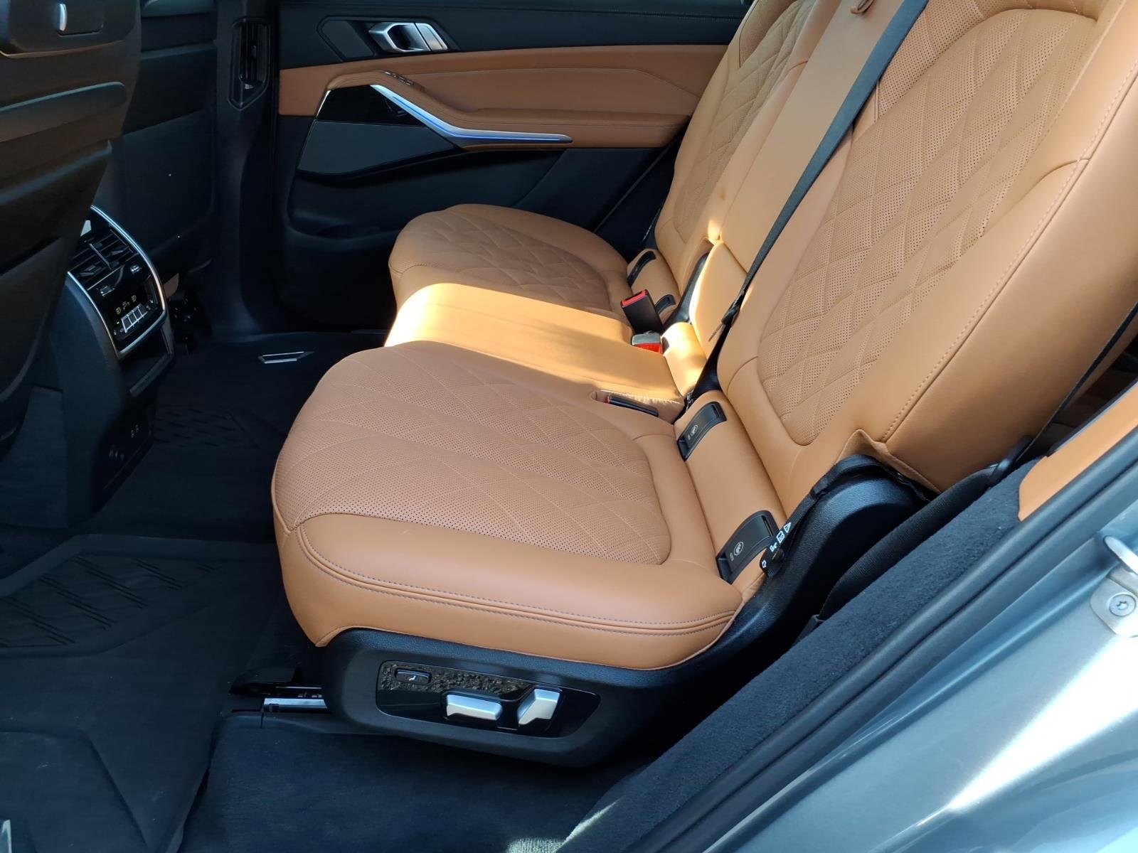 Used 2024 BMW X7 xDrive40i w/ M Sport Package image 14