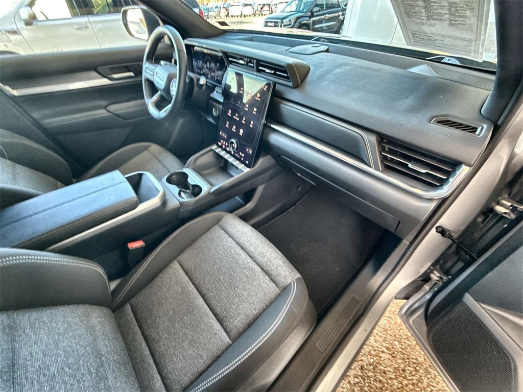 Used 2025 GMC Terrain Elevation image 26