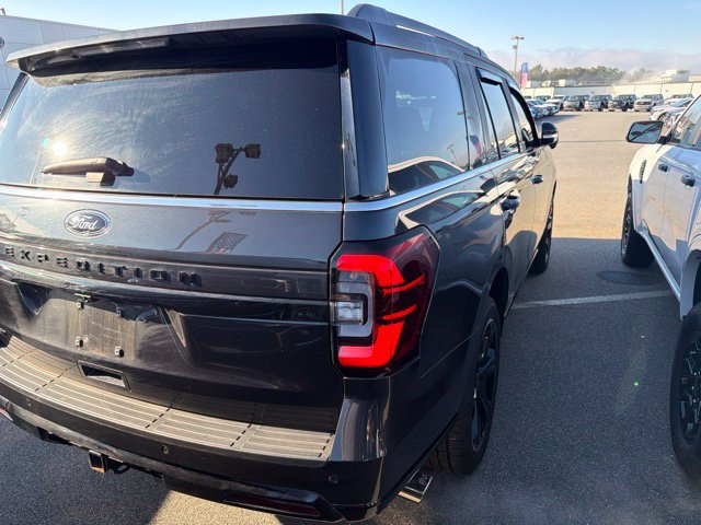Certified 2023 Ford Expedition Limited RWD image 3
