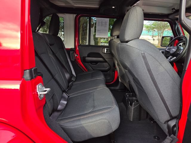 Used 2025 Jeep Wrangler Unlimited Sahara AWD/4WD image 22