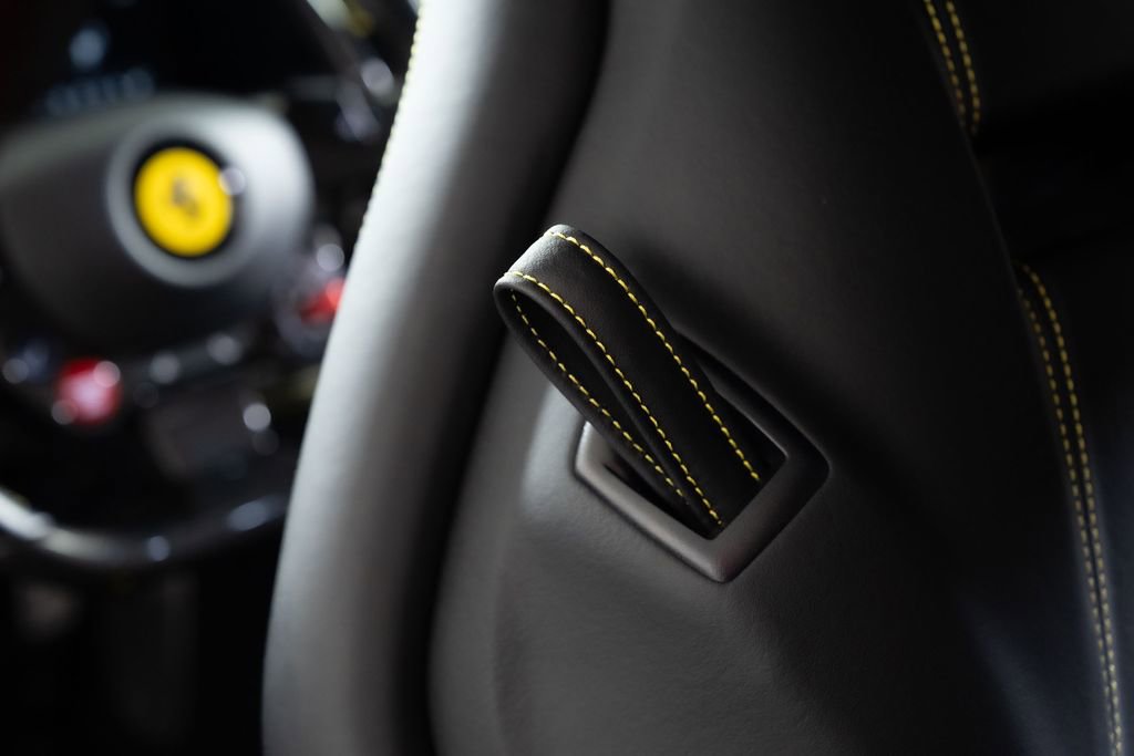 Used 2021 Ferrari F8 Tributo image 38