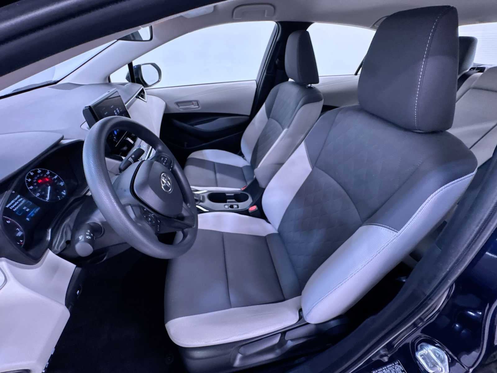 Used 2023 Toyota Corolla LE w/ LE Convenience Package FWD image 14