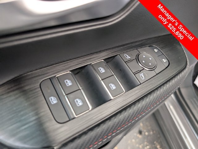 Certified 2025 Nissan Kicks SR AWD/4WD image 17
