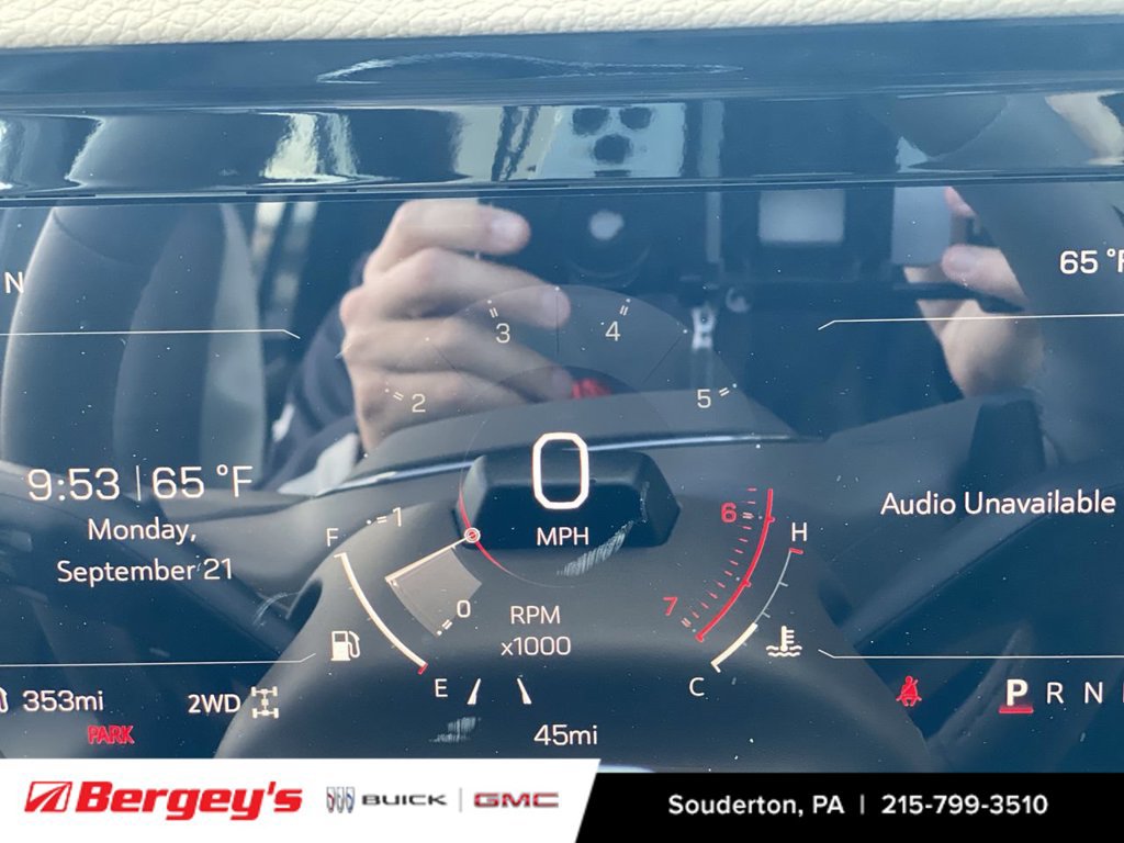 New 2026 GMC Yukon Denali w/ Denali Reserve Package AWD/4WD image 13