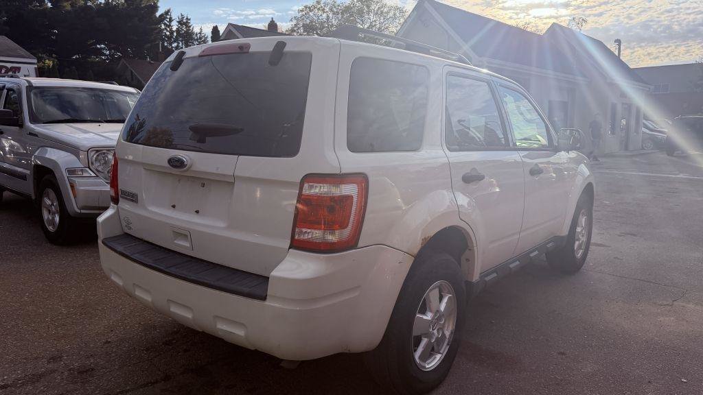 Used 2011 Ford Escape XLT FWD image 2