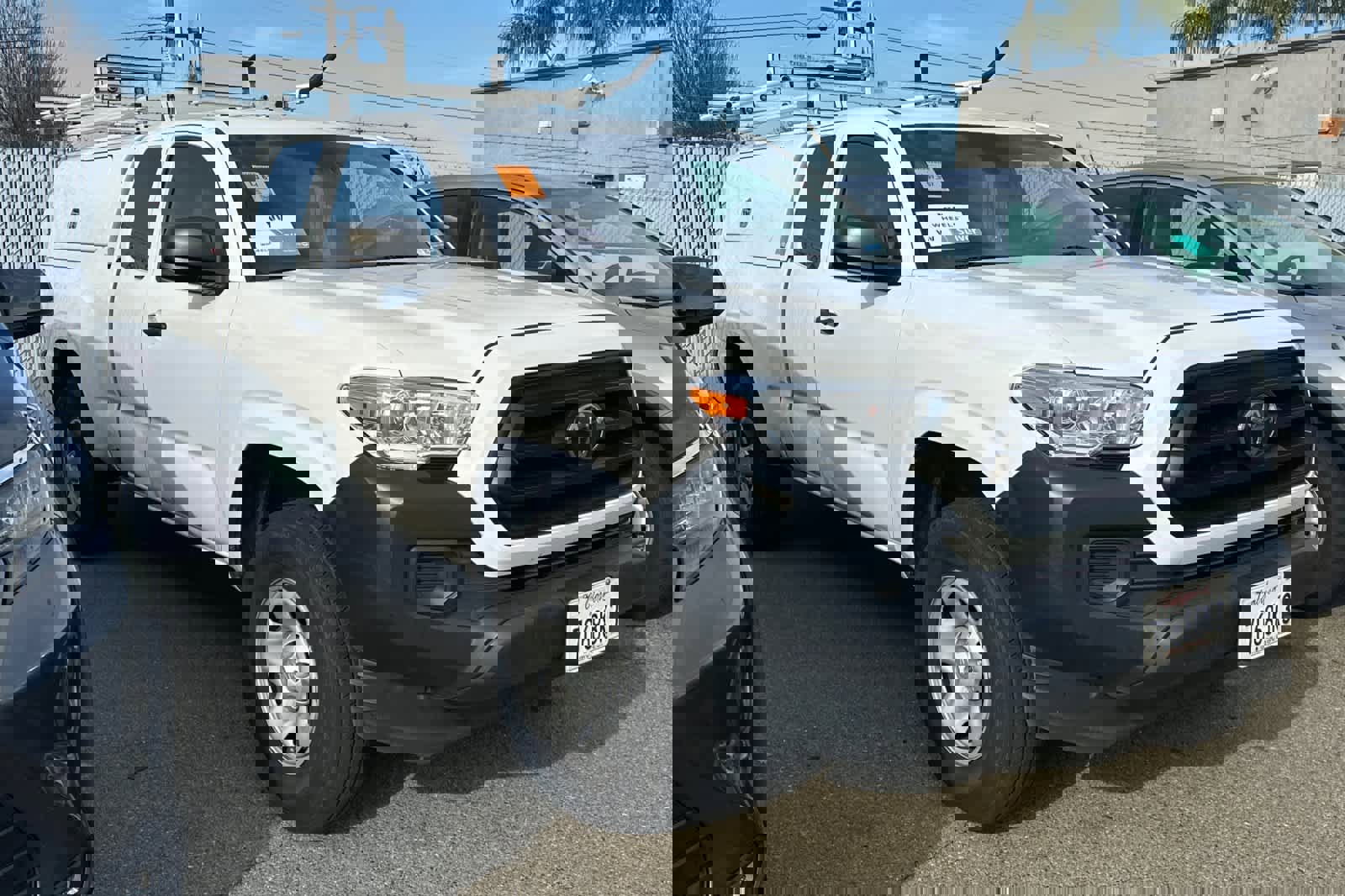 Used 2022 Toyota Tacoma SR image 3