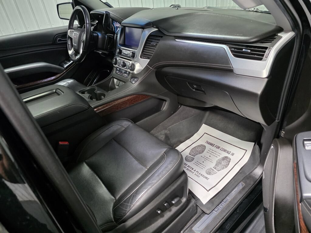 Used 2019 GMC Yukon XL SLT w/ Graphite Performance Edition AWD/4WD image 7