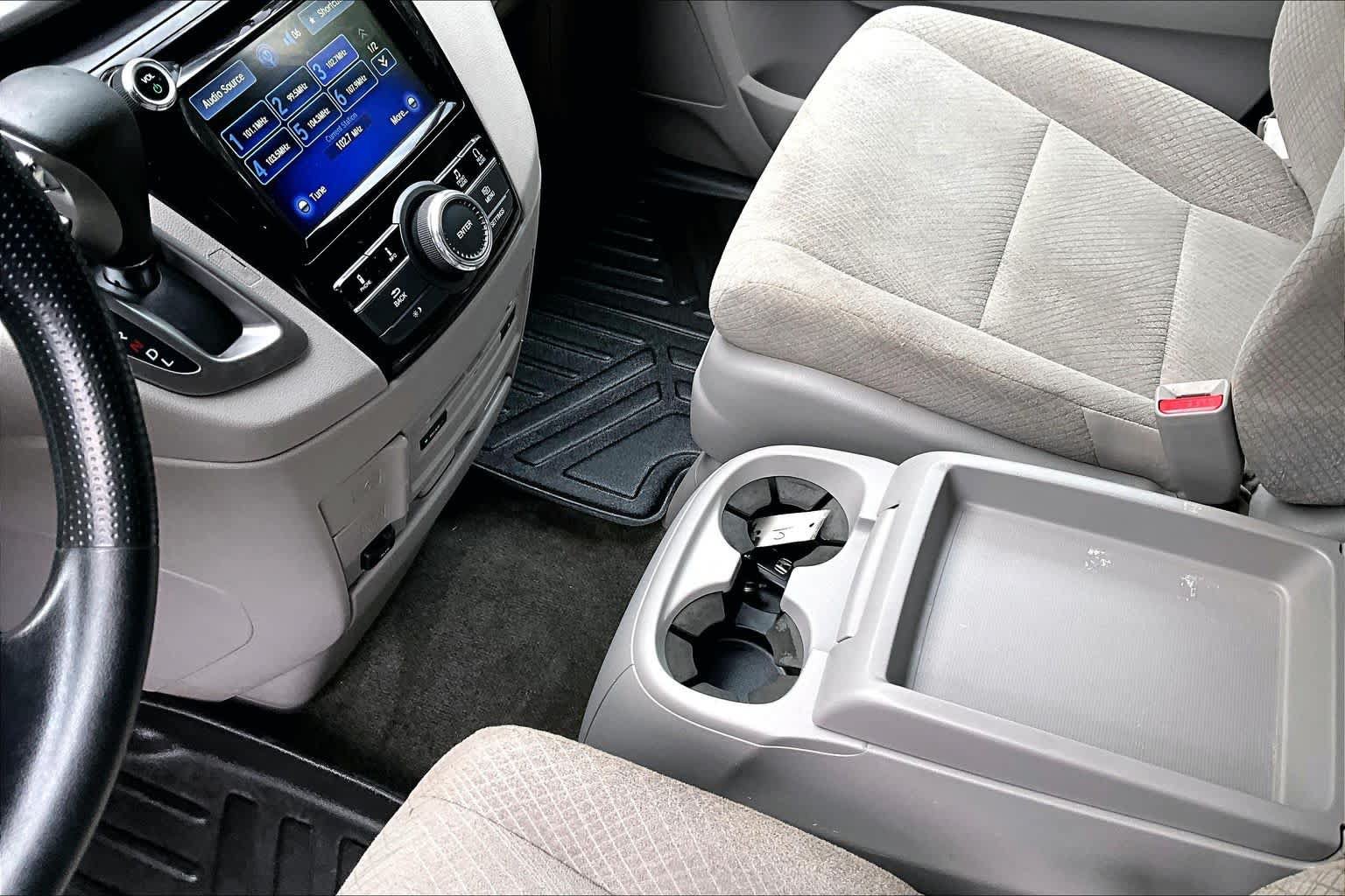 Used 2016 Honda Odyssey SE image 15
