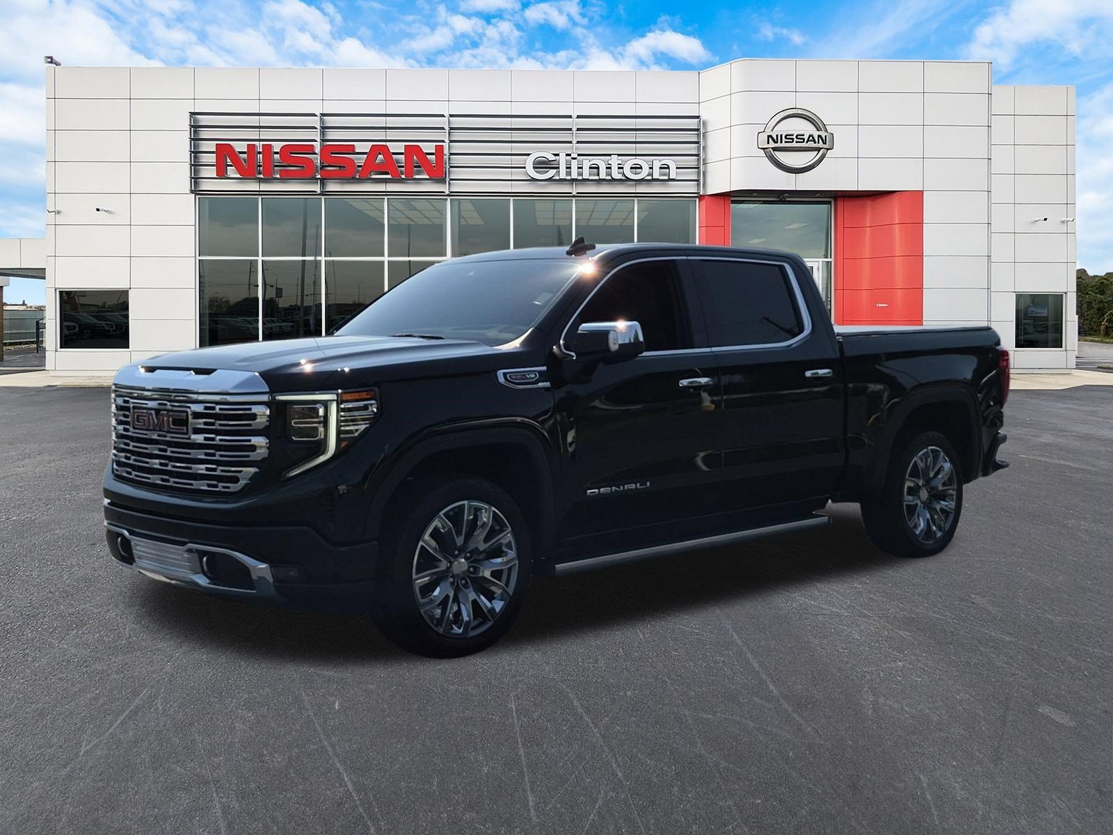 Used 2024 GMC Sierra 1500 Denali w/ Denali Reserve Package AWD/4WD image 7