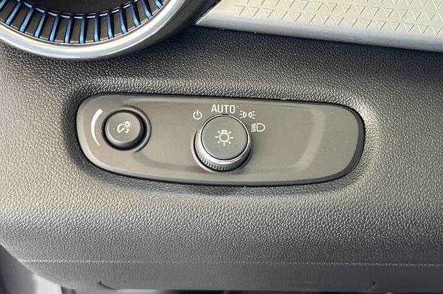 Used 2026 Chevrolet Trax LT FWD image 34