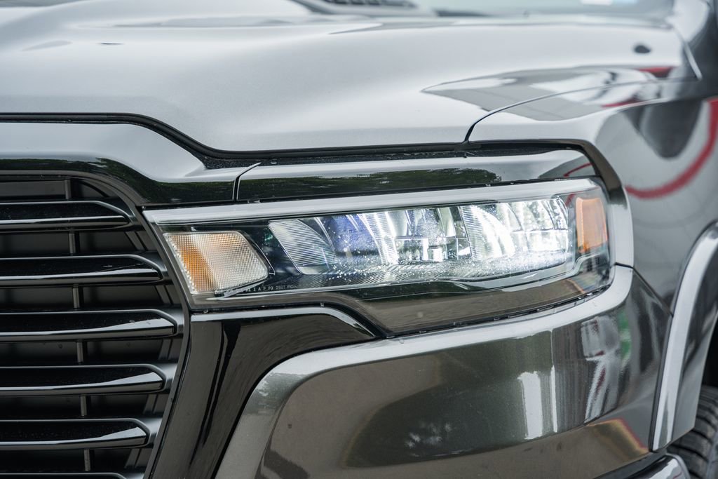 New 2026 RAM 1500 Laramie AWD/4WD image 14