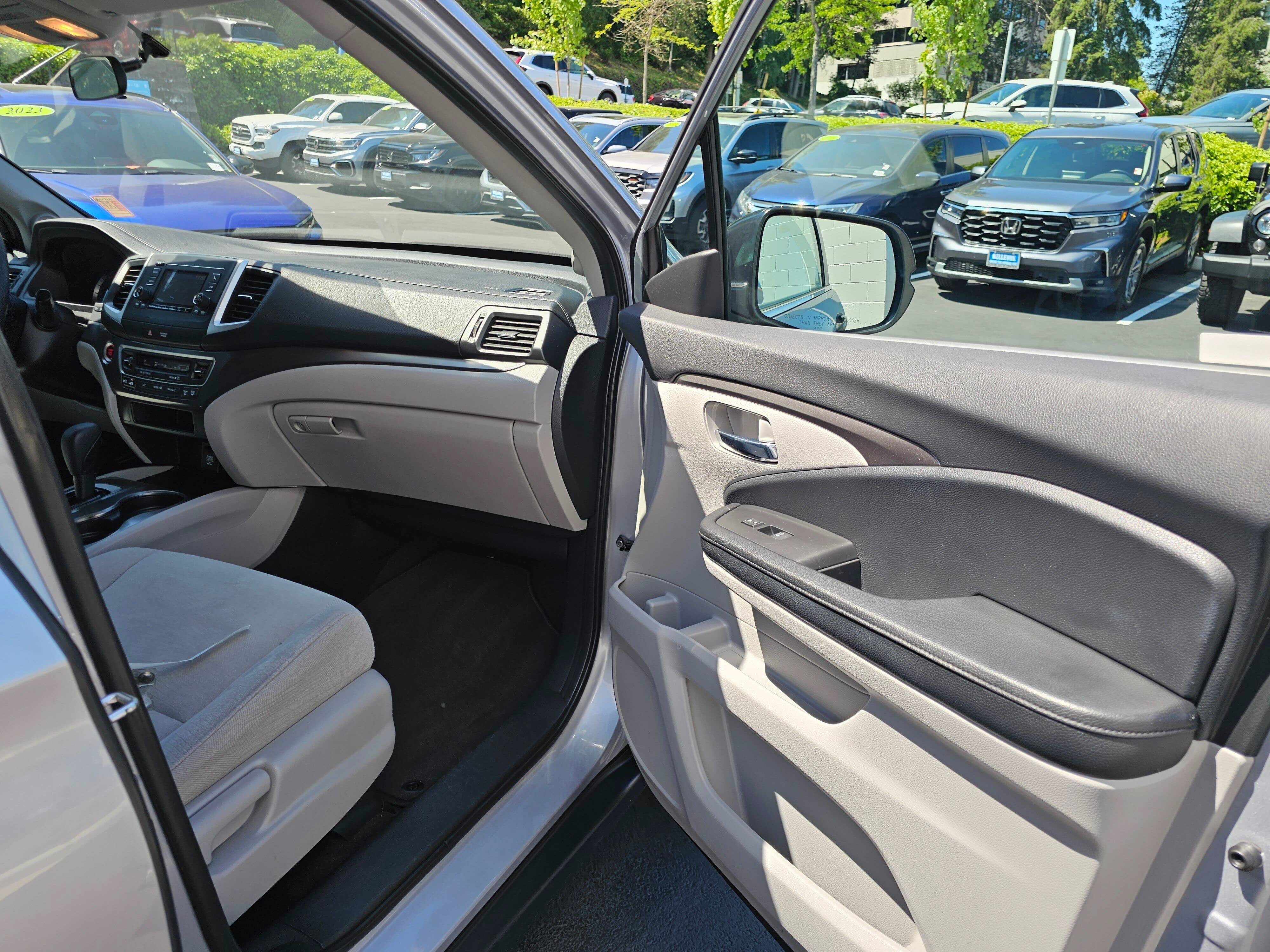 Used 2018 Honda Pilot LX image 11