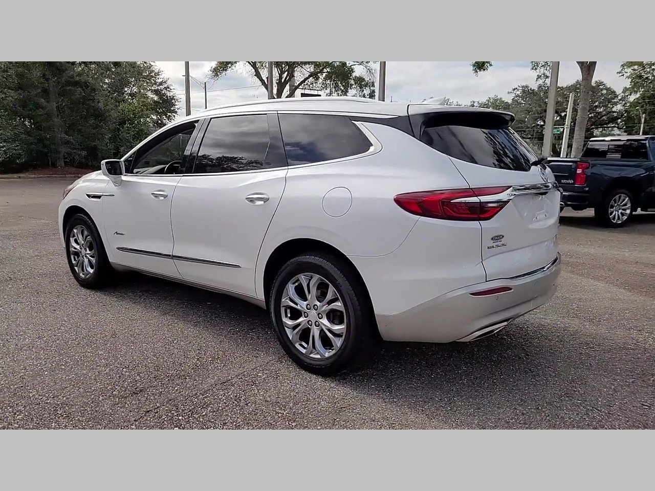 Used 2018 Buick Enclave Avenir w/ Avenir Technology Package image 19