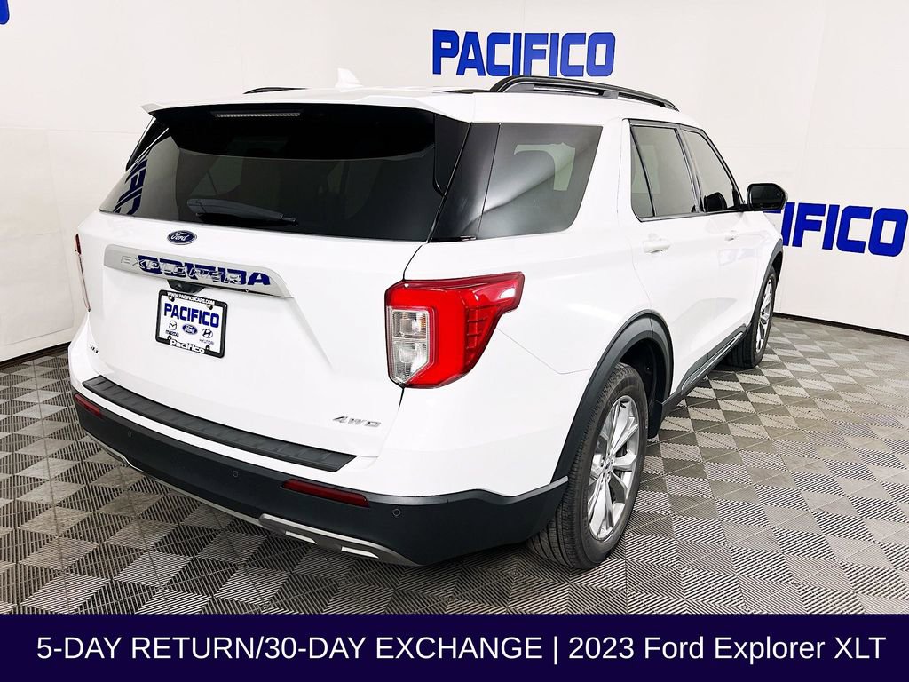 Used 2023 Ford Explorer XLT w/ Equipment Group 202A image 8