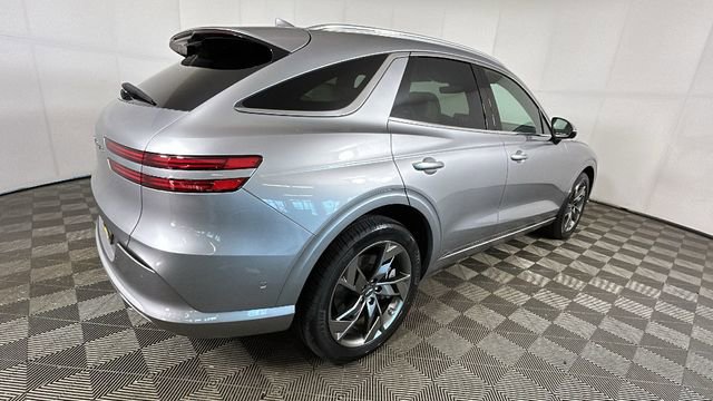 Used 2024 Genesis Electrified GV70 AWD/4WD image 3