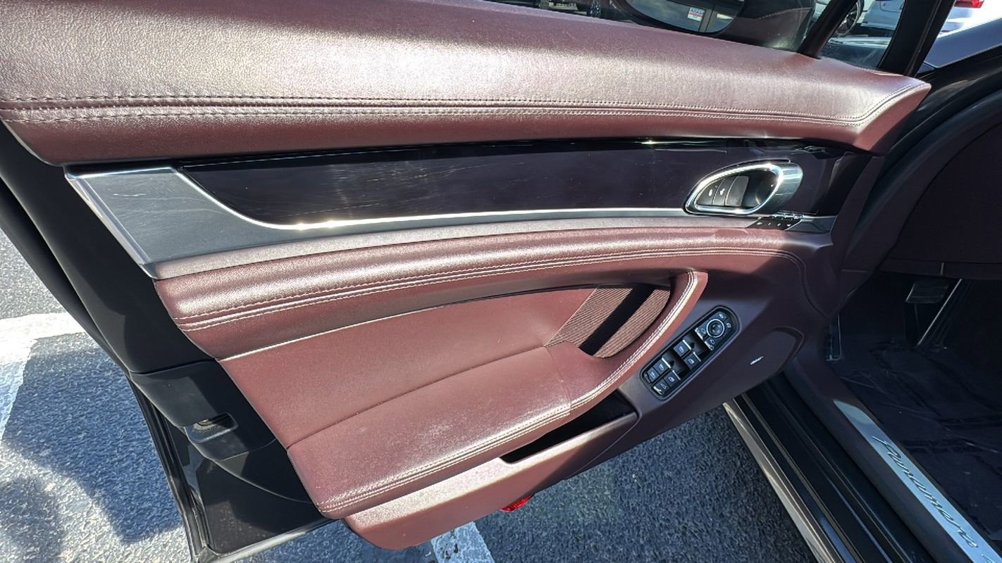 Used 2015 Porsche Panamera 4 image 11