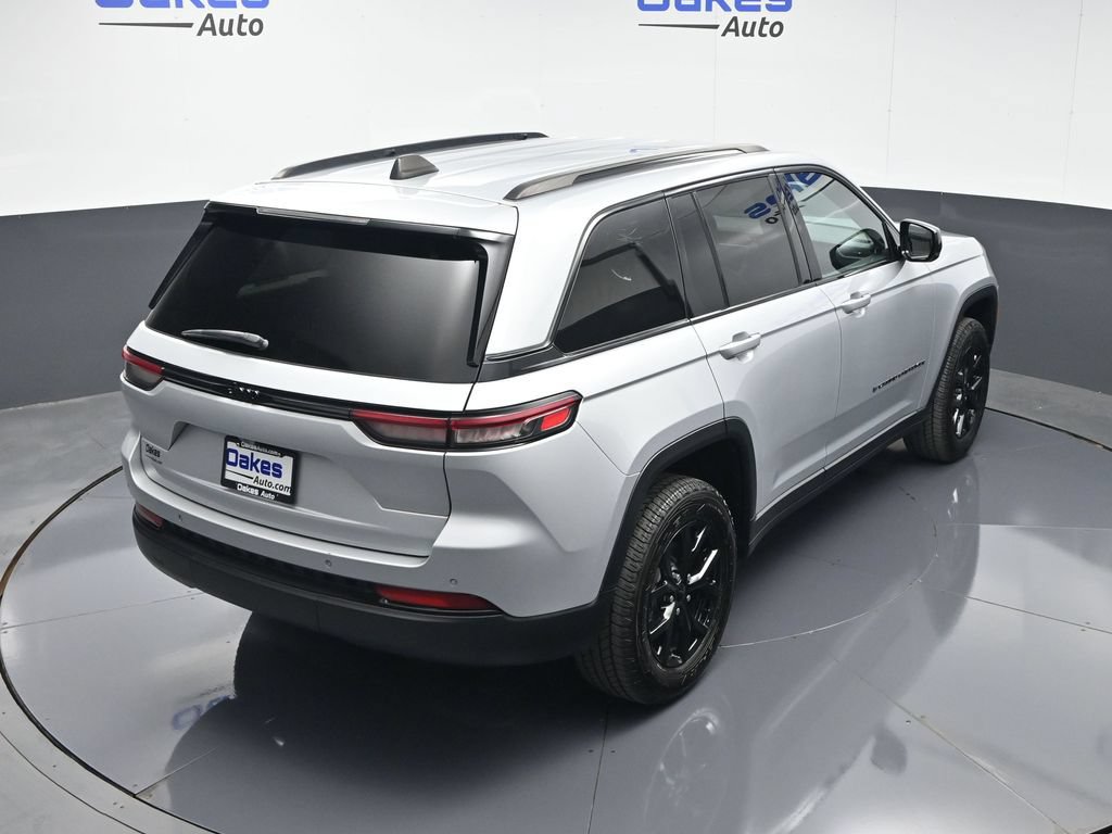 Used 2024 Jeep Grand Cherokee Altitude RWD image 50